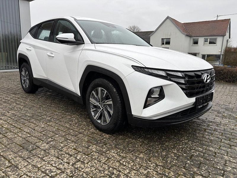Gebraucht Hyundai Tucson 150 PS (110 kW) 2024 Serenity white SUV