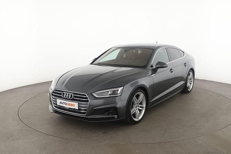 Grau Gebraucht 2018 Audi A5 Sportback Sport Kleinwagen | 26.250 € (Fairer Preis) - Bild 1/3