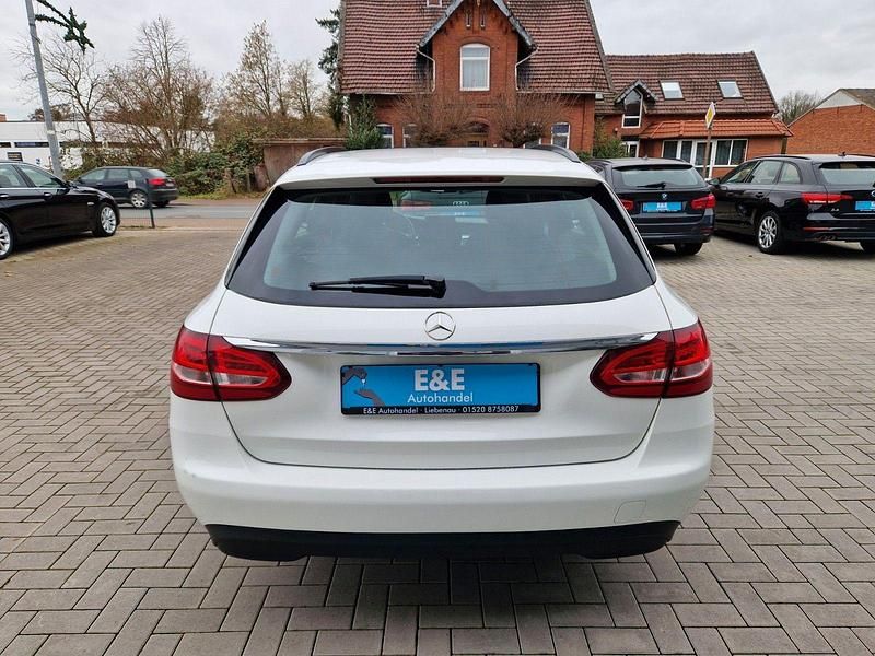 Gebraucht Mercedes C200 136 PS (100 kW) 2015 Weiß Kombi