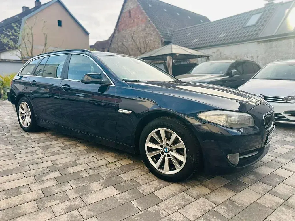 Gebraucht BMW 525 205 PS (150 kW) 2011 Blau Kombi