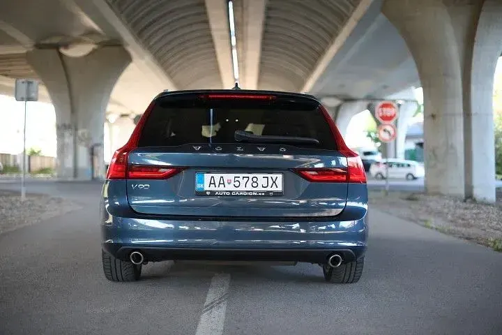 Gebraucht Volvo V90 190 PS (139 kW) 2019 Blau Kombi