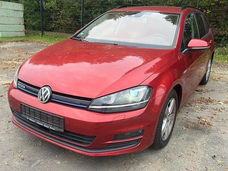 Rot Gebraucht 2014 VW Golf VII Limousine | 6.290 € (Superpreis) - Bild 1/4