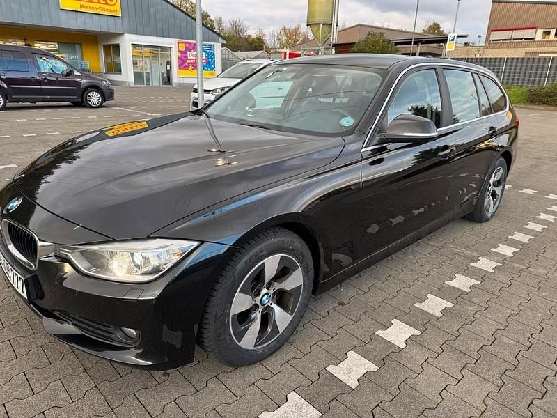 Schwarz Gebraucht 2014 BMW 316 Limousine | 10.950 € (Guter Preis) - Bild 1/4