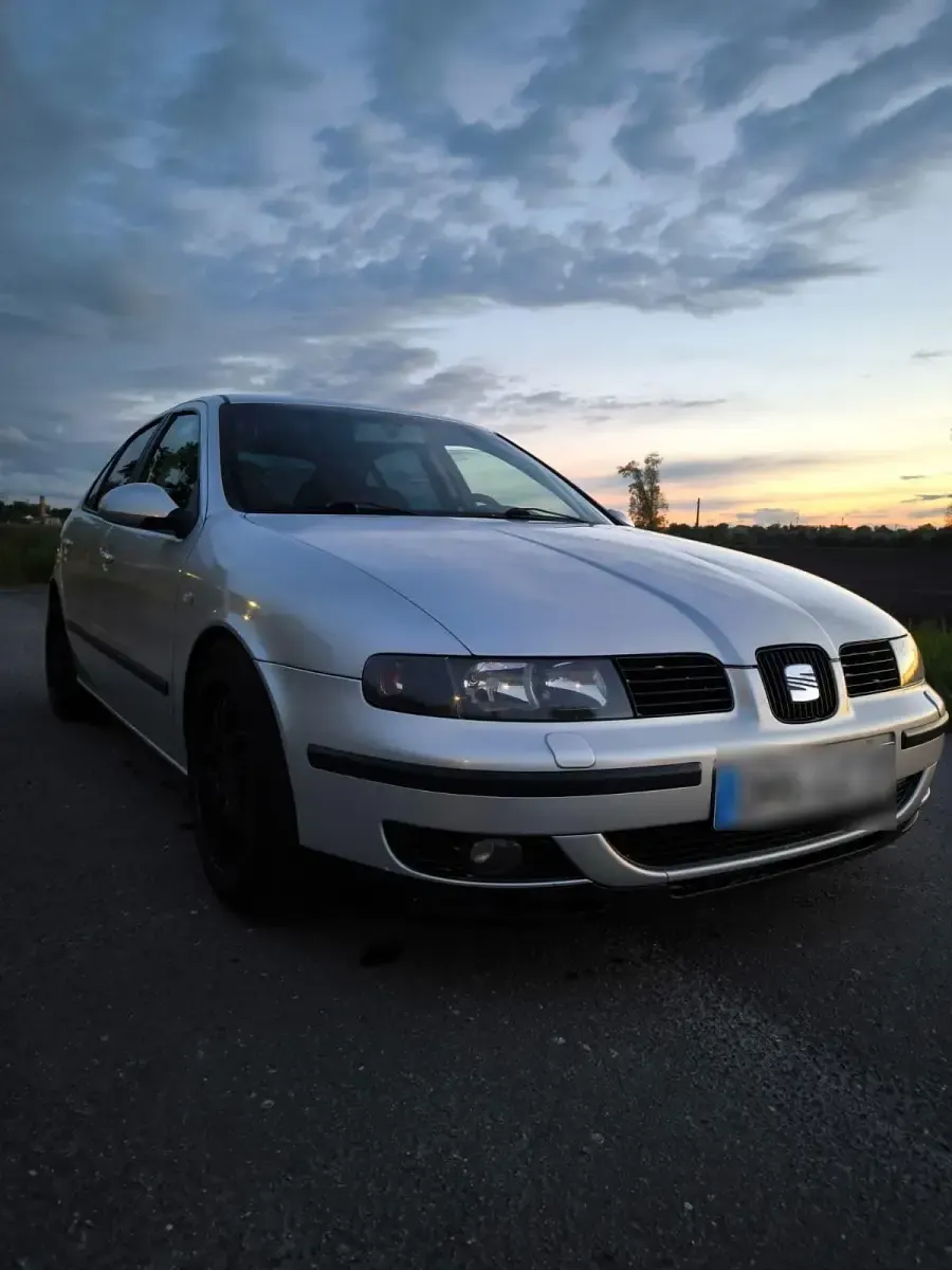 Używany Seat Leon 230 KM (169 kW) 2000 Srebrny Hatchback