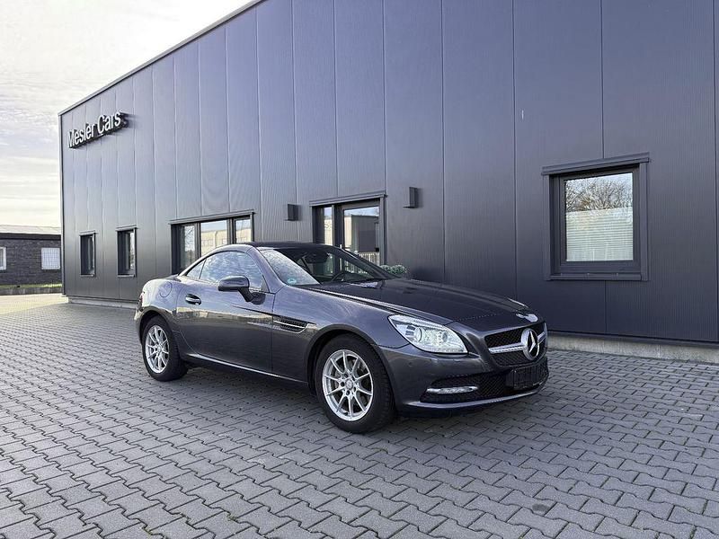 Grau Gebraucht 2013 Mercedes SLK200 Cabrio | 16.900 € (Guter Preis) - Bild 1/4