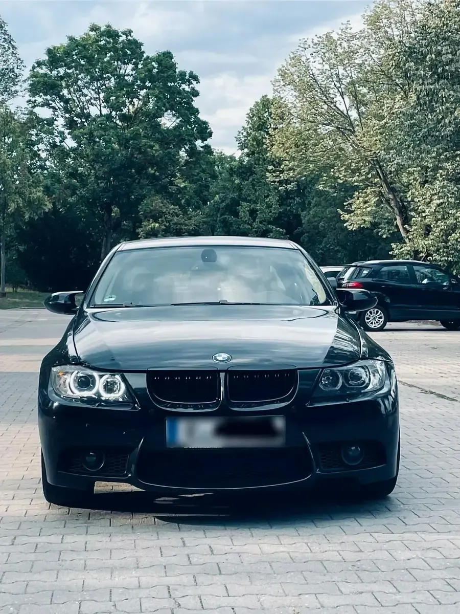 Gebraucht BMW 320 177 PS (130 kW) 2009 Schwarz Limousine