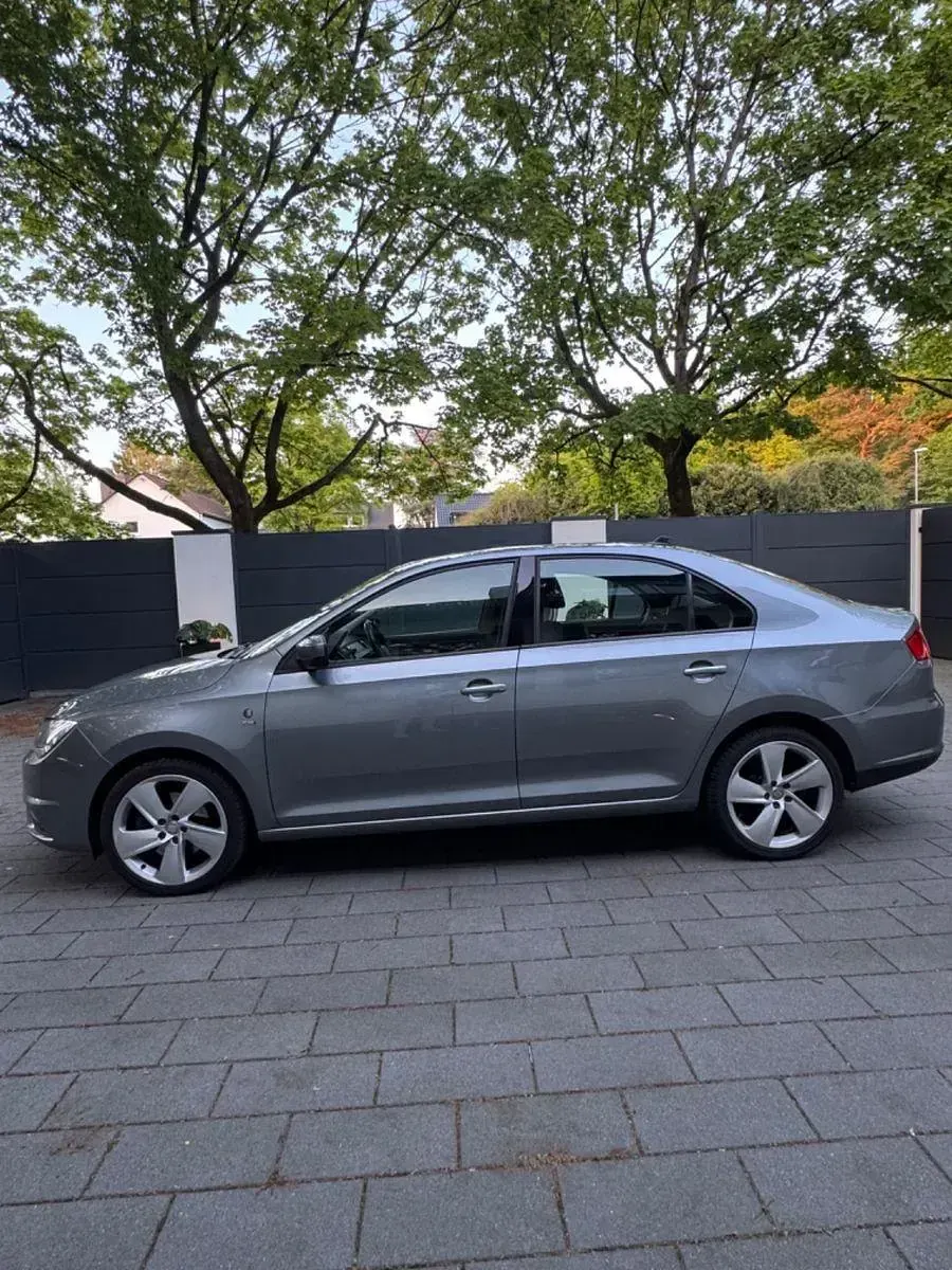 Gebraucht Seat Toledo 105 PS (77 kW) 2013 Silber Kleinwagen