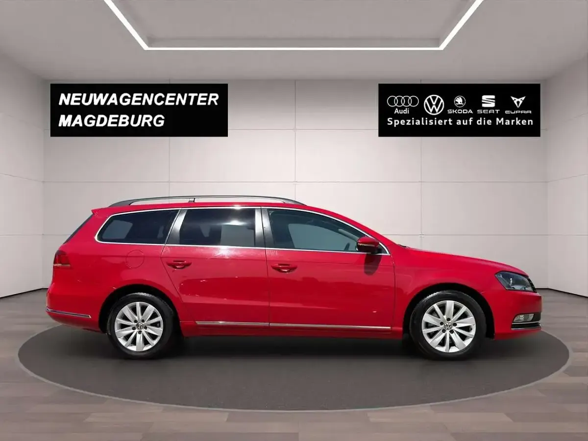Gebraucht VW Passat 140 PS (102 kW) 2013 Rot Kombi