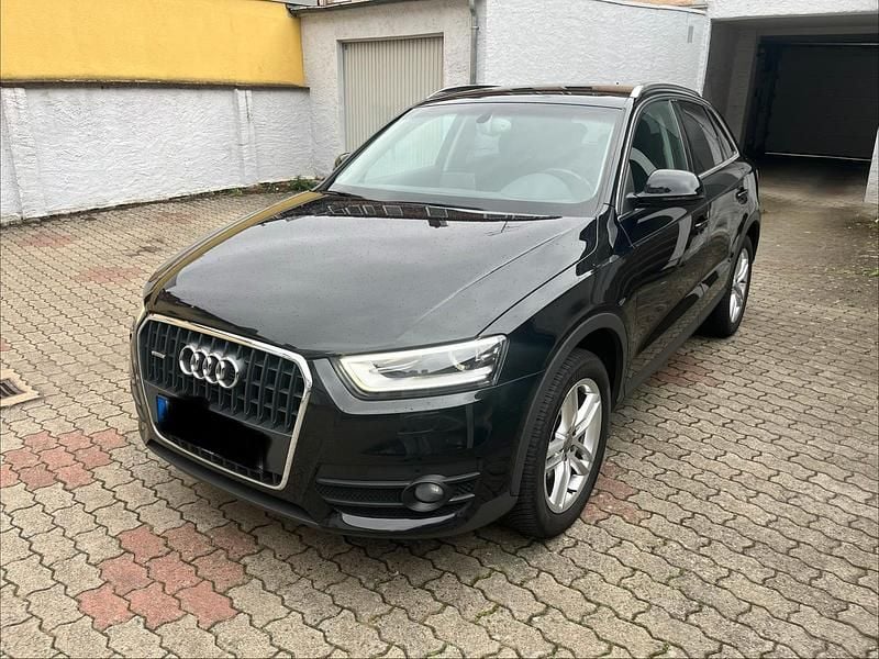 Schwarz Gebraucht 2011 Audi Q3 Ambiente SUV | 12.999 € (Etwas zu teuer) - Bild 1/4