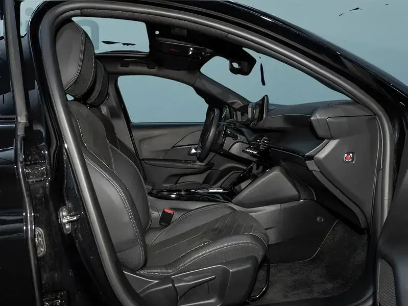 Gebraucht Peugeot 208 136 PS (100 kW) 2024 Schwarz Kleinwagen