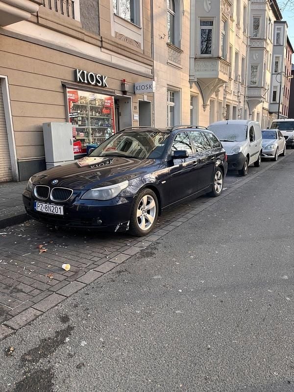 Gebraucht BMW 525 177 PS (130 kW) 2005 Blau Kombi