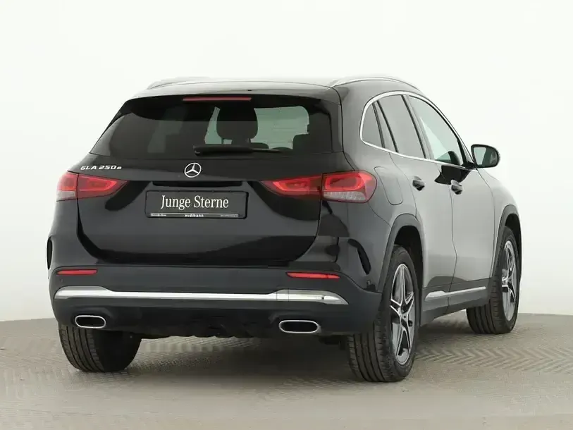 Gebraucht Mercedes GLA250 AMG 218 PS (160 kW) 2021 Unilack nachtschwarz SUV