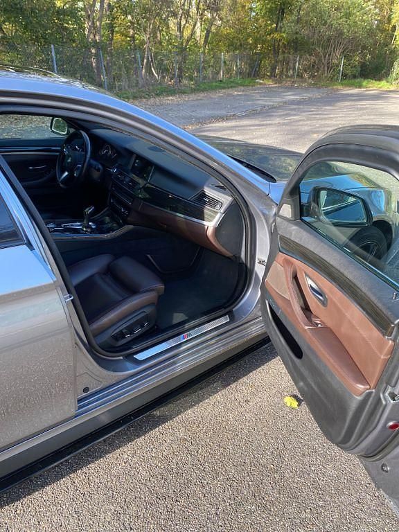 Gebraucht BMW 550 M Sport 449 PS (330 kW) 2016 Silber Limousine