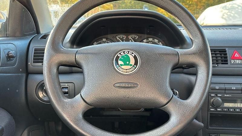 Gebraucht Skoda Octavia Tour 101 PS (74 kW) 2007 Beige Kombi