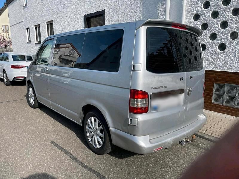 Gebraucht VW Caravelle 105 PS (77 kW) 2005 Silber Van / Kleinbus