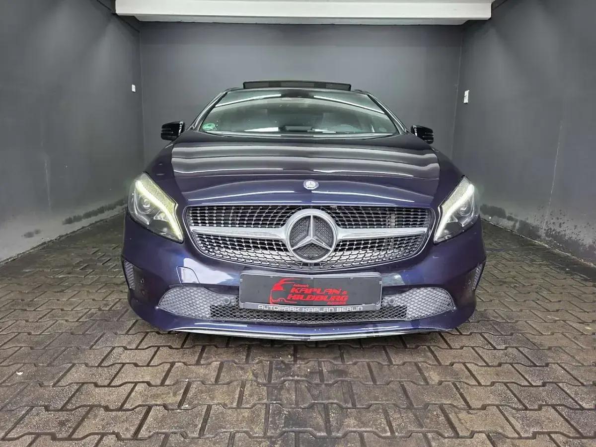 Gebraucht Mercedes A200 136 PS (100 kW) 2017 Cavansitblau Kleinwagen