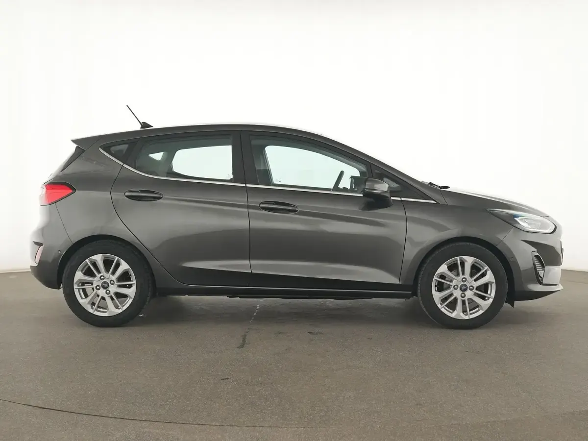 Gebraucht Ford Fiesta Titanium 125 PS (91 kW) 2023 Grau Kleinwagen