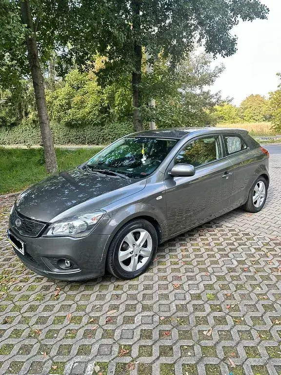 Gebraucht Kia ProCeed Edition 7 90 PS (66 kW) 2012 Grau Kleinwagen