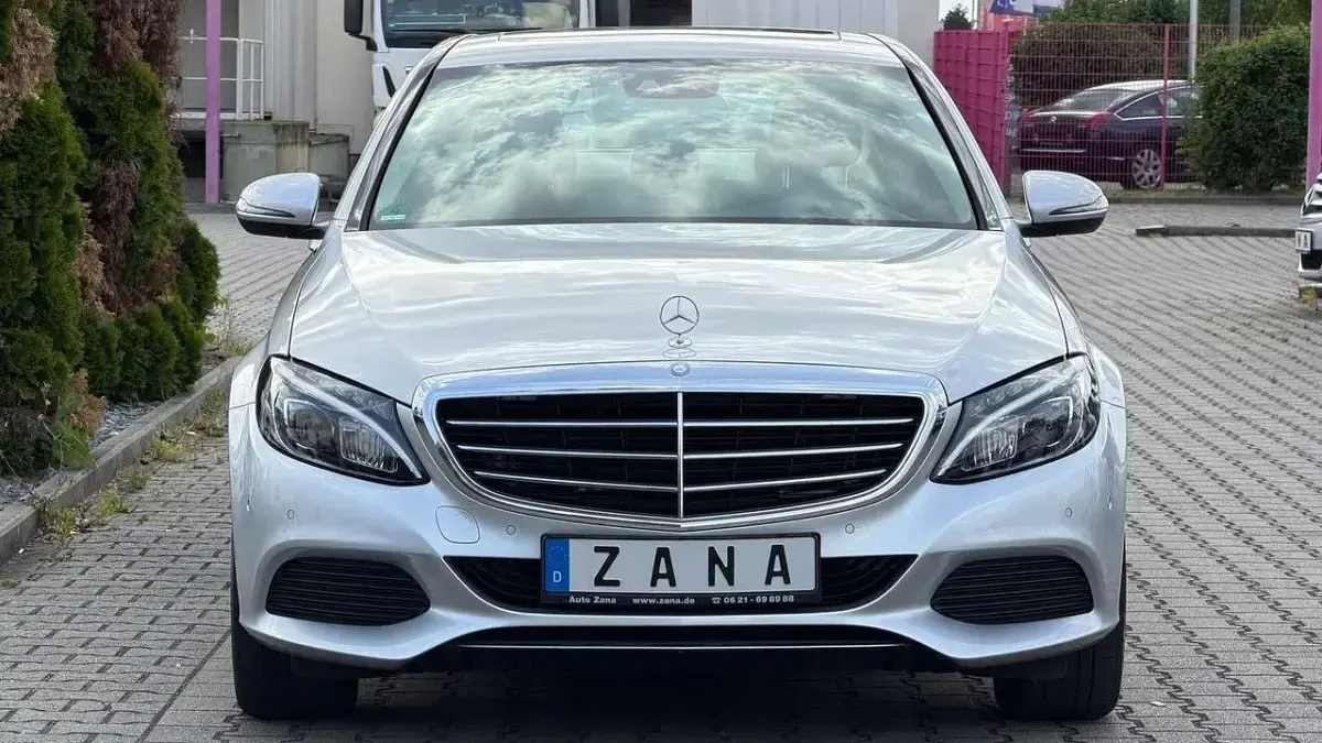 Gebraucht Mercedes C200 184 PS (135 kW) 2017 Iridiumsilber  metalliclack Limousine
