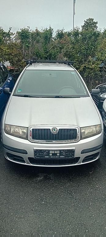Silber Gebraucht 2006 Skoda Fabia Cool Edition Kleinwagen | 3.950 € - Bild 1/1