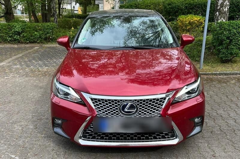 Rot Gebraucht 2018 Lexus CT200h Limousine | 17.500 € (Fairer Preis) - Bild 1/4