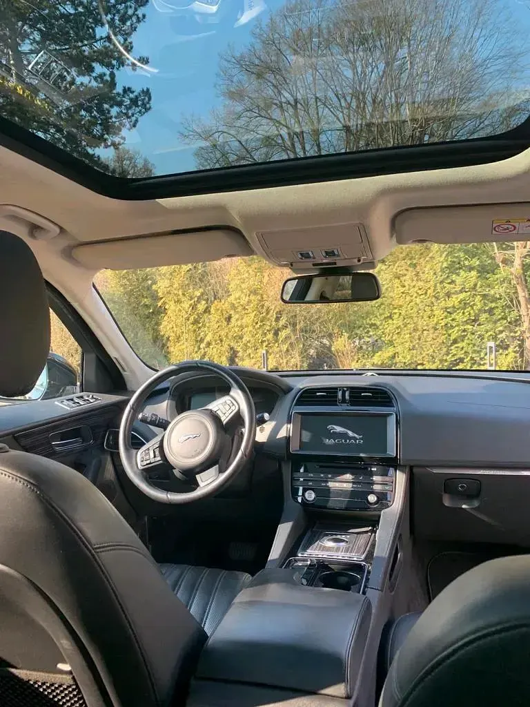 Gebraucht Jaguar F-Pace 180 PS (132 kW) 2017 Schwarz SUV