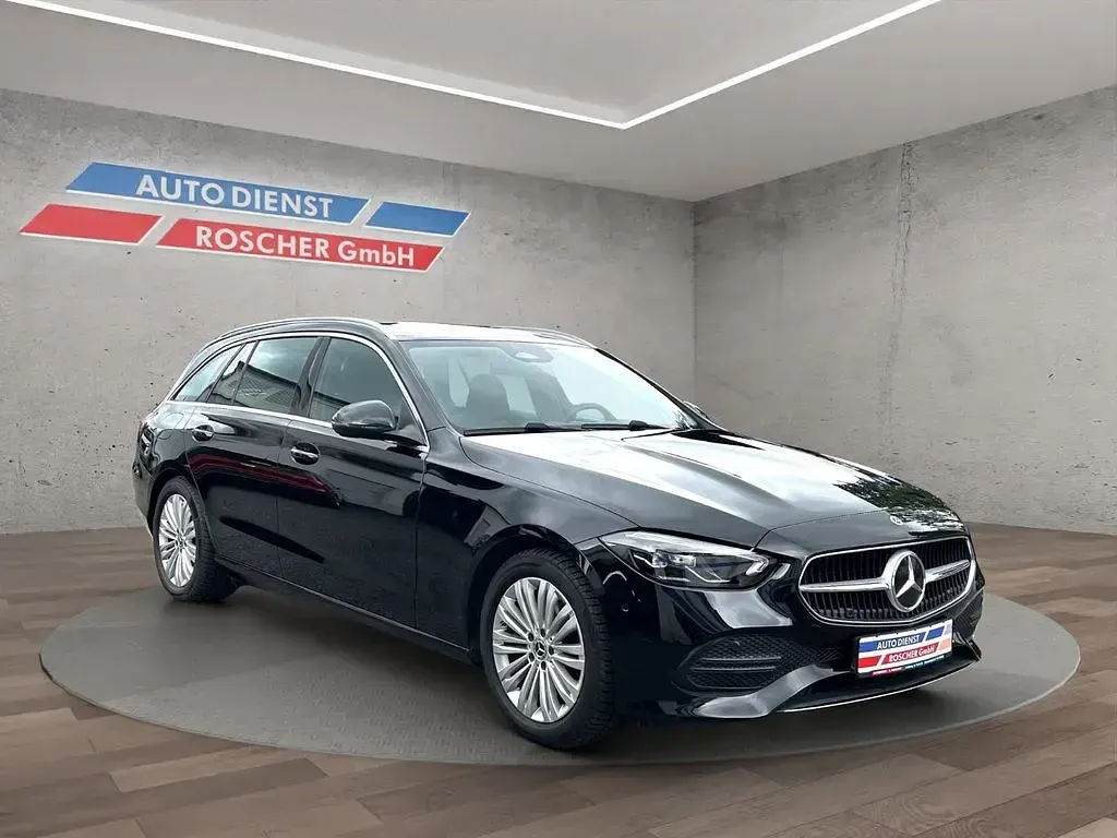 Gebraucht Mercedes C200 Avantgarde 163 PS (119 kW) 2024 Schwarz Kombi