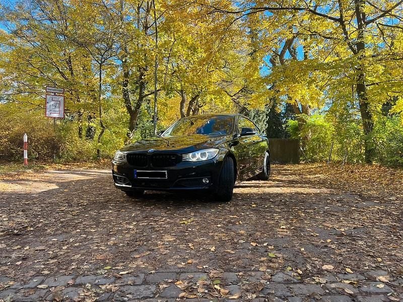 Gebraucht BMW 318 Gran Turismo 143 PS (105 kW) 2014 Schwarz Limousine