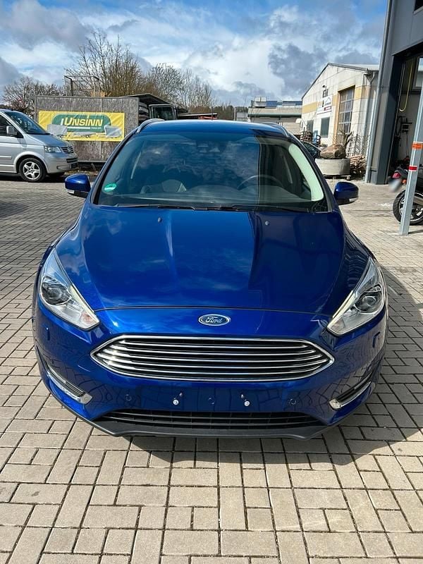 Gebraucht Ford Focus 125 PS (91 kW) 2017 Blau Kombi