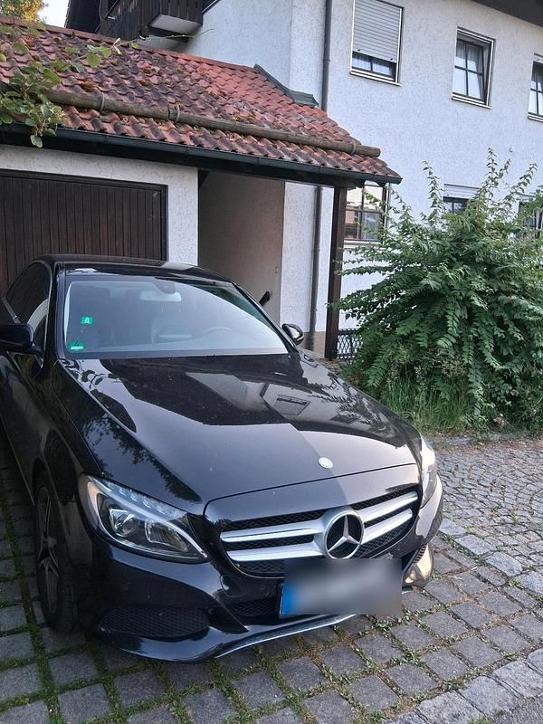 Schwarz Gebraucht 2015 Mercedes C220 Limousine | 16.100 € (Fairer Preis) - Bild 1/4