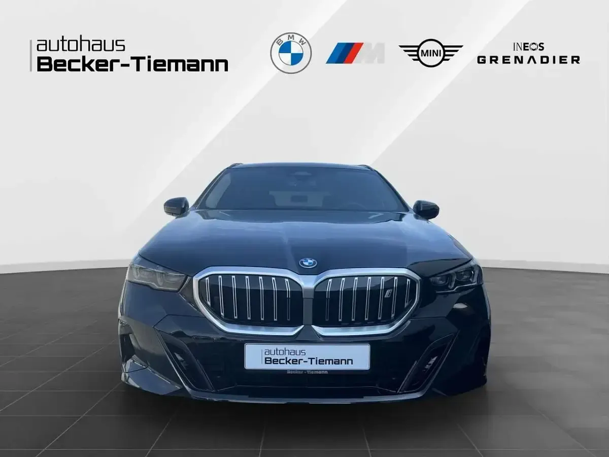 Gebraucht BMW i5 Exclusive 250 kW (340 PS) 2026 Saphirschwarz metallic Kombi