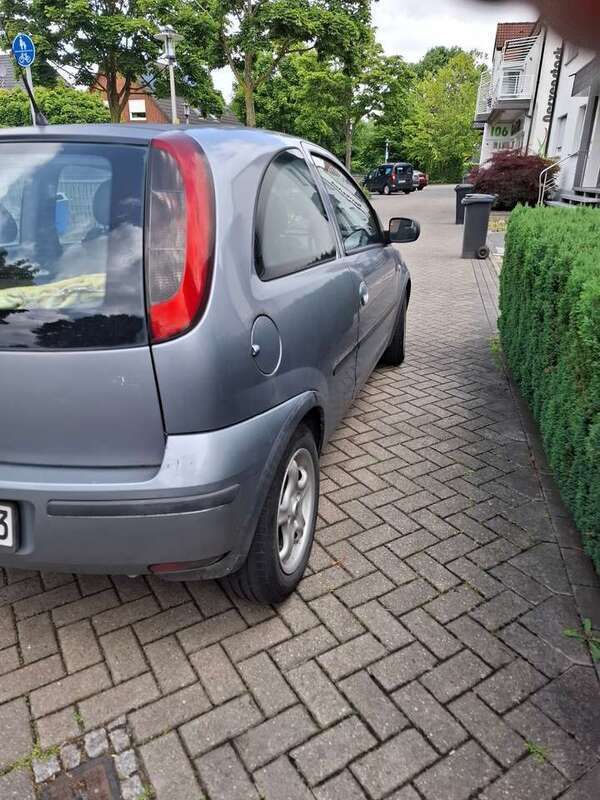 Silber Gebraucht 2004 Opel Corsa Limousine | 950 € (Guter Preis) - Bild 1/4