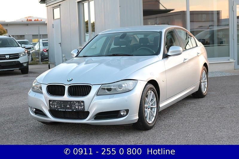 Gebraucht BMW 318 Sport Line 143 PS (105 kW) 2010 Silber Limousine