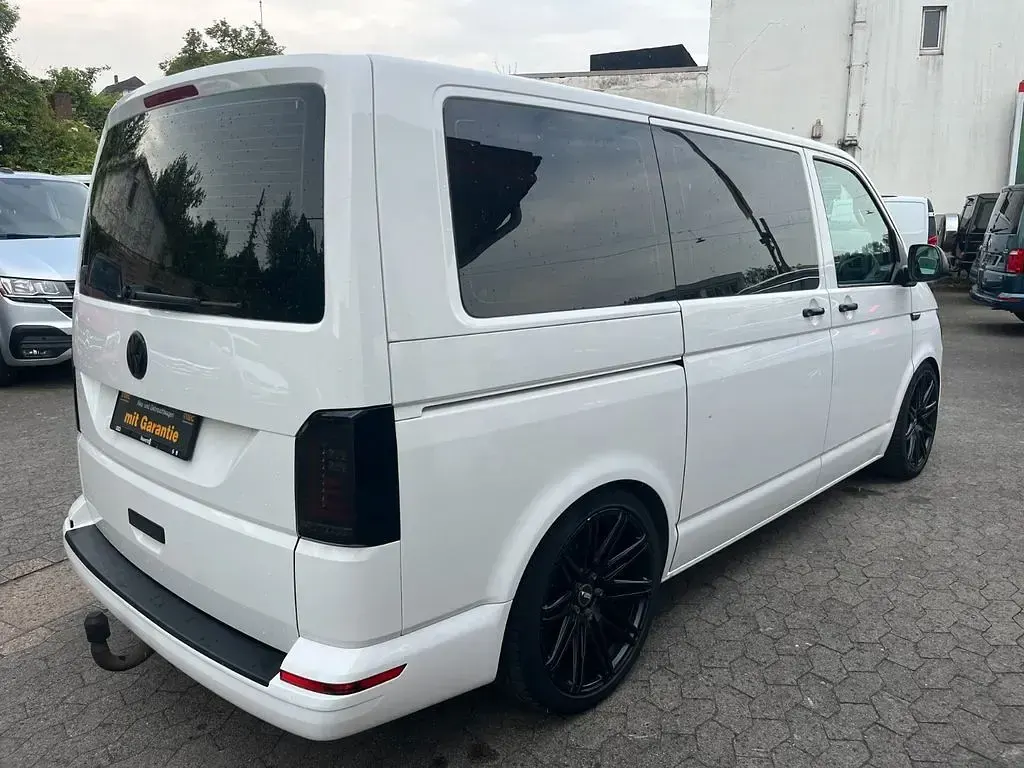 Gebraucht VW Multivan 150 PS (110 kW) 2018 Weiß Van / Kleinbus