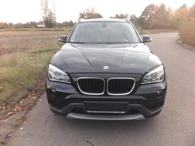 Schwarz Gebraucht 2012 BMW X1 SUV | 9.800 € (Fairer Preis) - Bild 1/4