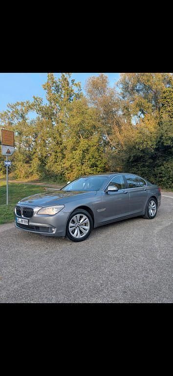Gebraucht BMW 730 211 PS (155 kW) 2012 Silber Limousine
