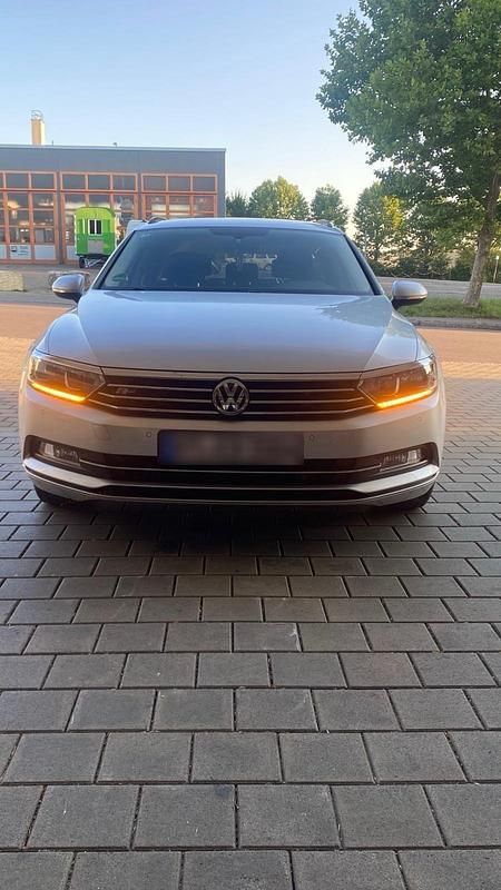 Gebraucht VW Passat 150 PS (110 kW) 2015 Silber Kombi