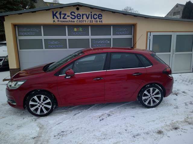 Ultimaterot/metalliclung Gebraucht 2017 Citroën C4 Shine Kleinwagen | 9.590 € (Fairer Preis) - Bild 1/4