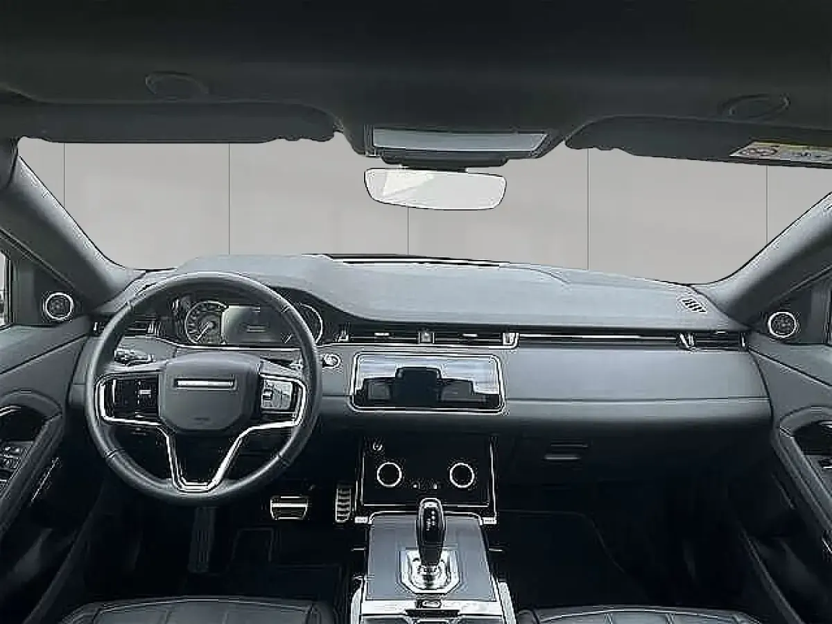 Second-hand Land Rover Range Rover evoque SE Dynamic 165 CP (121 kW) 2023 Gri SUV