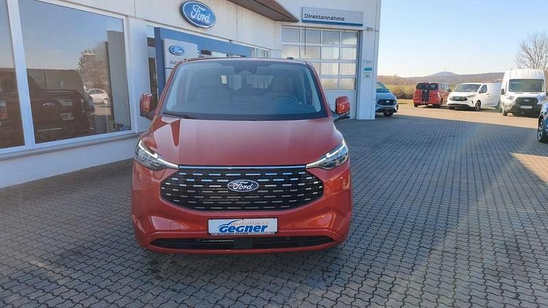 Neu Ford Tourneo Titanium 232 PS (170 kW) 2025 Rot Van / Kleinbus