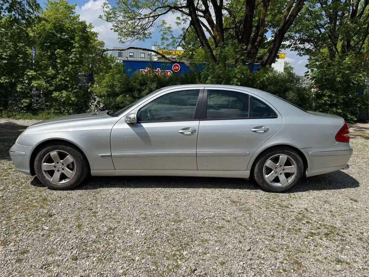 Gebraucht Mercedes E320 Elegance 224 PS (164 kW) 2003 Silber Limousine