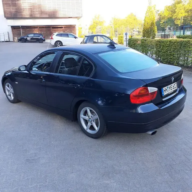 Second-hand BMW 320 Sport Line 170 CP (125 kW) 2008 Albastru Berlinǎ