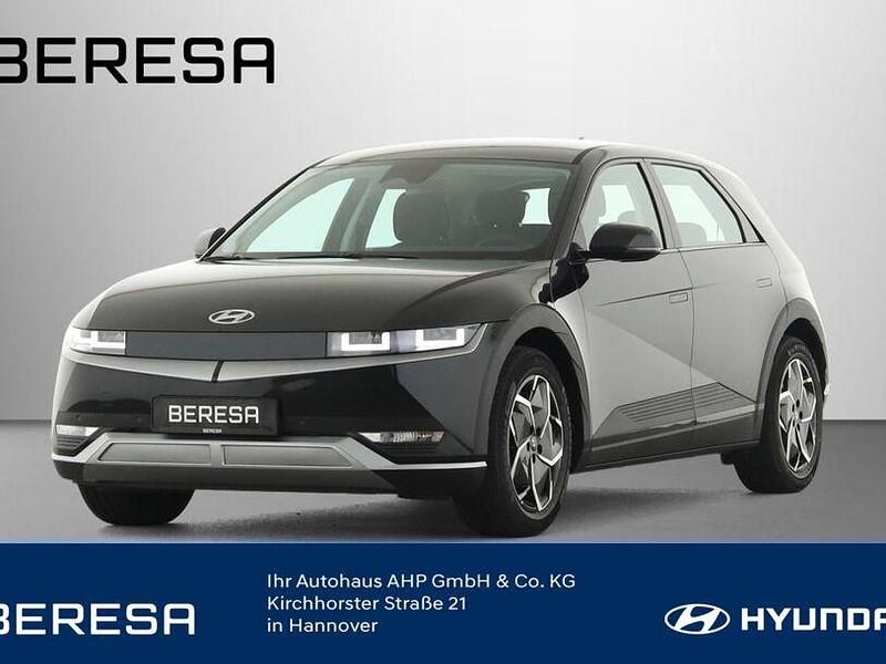 Schwarz abyss black Gebraucht 2024 Hyundai Ioniq 5 Dynamiq SUV | 41.490 € - Bild 1/4