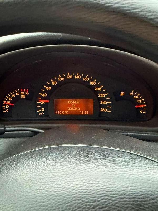 Gebraucht Mercedes C180 Classic 129 PS (94 kW) 2001 Schwarz Limousine