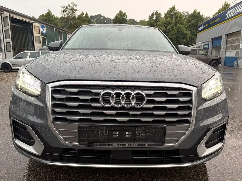 Gebraucht Audi Q2 Sport 116 PS (85 kW) 2020 Grau SUV