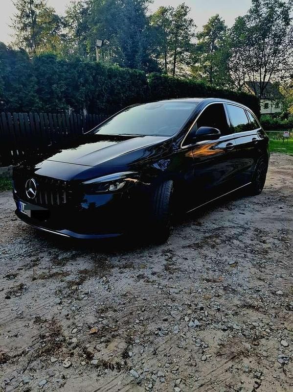 Gebraucht 2020 Mercedes B200 Edition 1 Van / Kleinbus | 23.000 € (Fairer Preis) - Bild 1/4