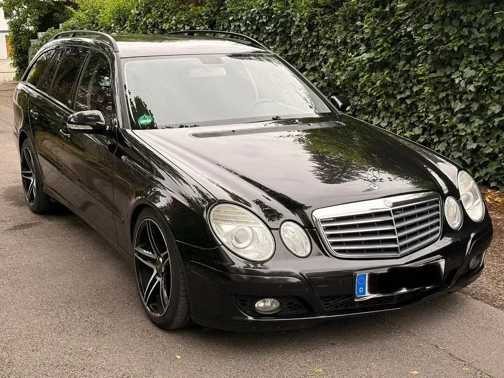 Gebraucht Mercedes E350 Classic 272 PS (200 kW) 2008 Schwarz Limousine