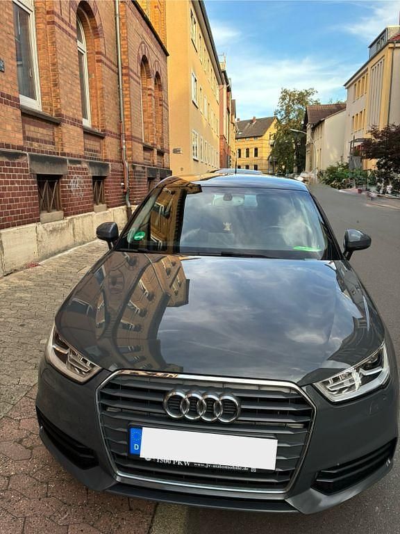 Grau Gebraucht 2018 Audi A1 Sportback Comfort Kleinwagen | 16.500 € (Etwas zu teuer) - Bild 1/4