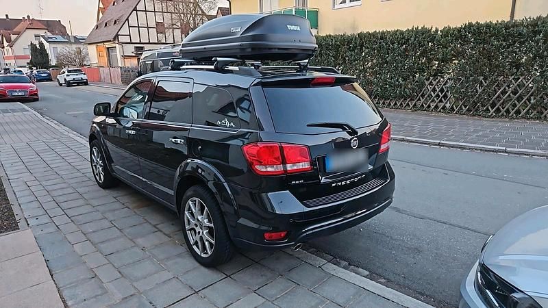 Gebraucht Fiat Freemont 280 PS (205 kW) 2013 Schwarz SUV