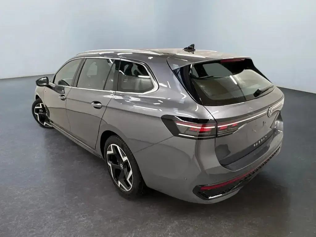 Neu VW Passat R-line 265 PS (194 kW) 2026 Grau Kombi